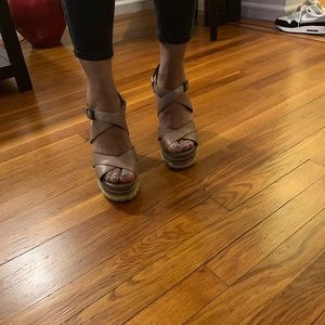 Report wedge sandals